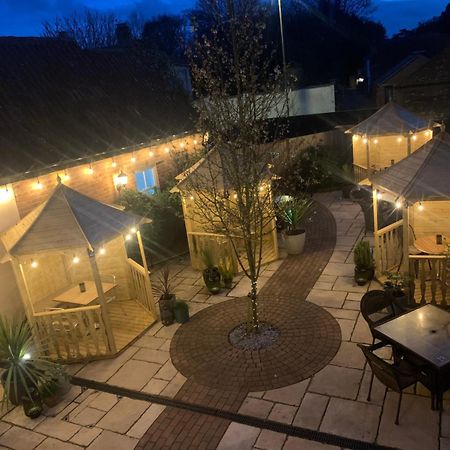 Greyhound Inn Wilton Exteriör bild