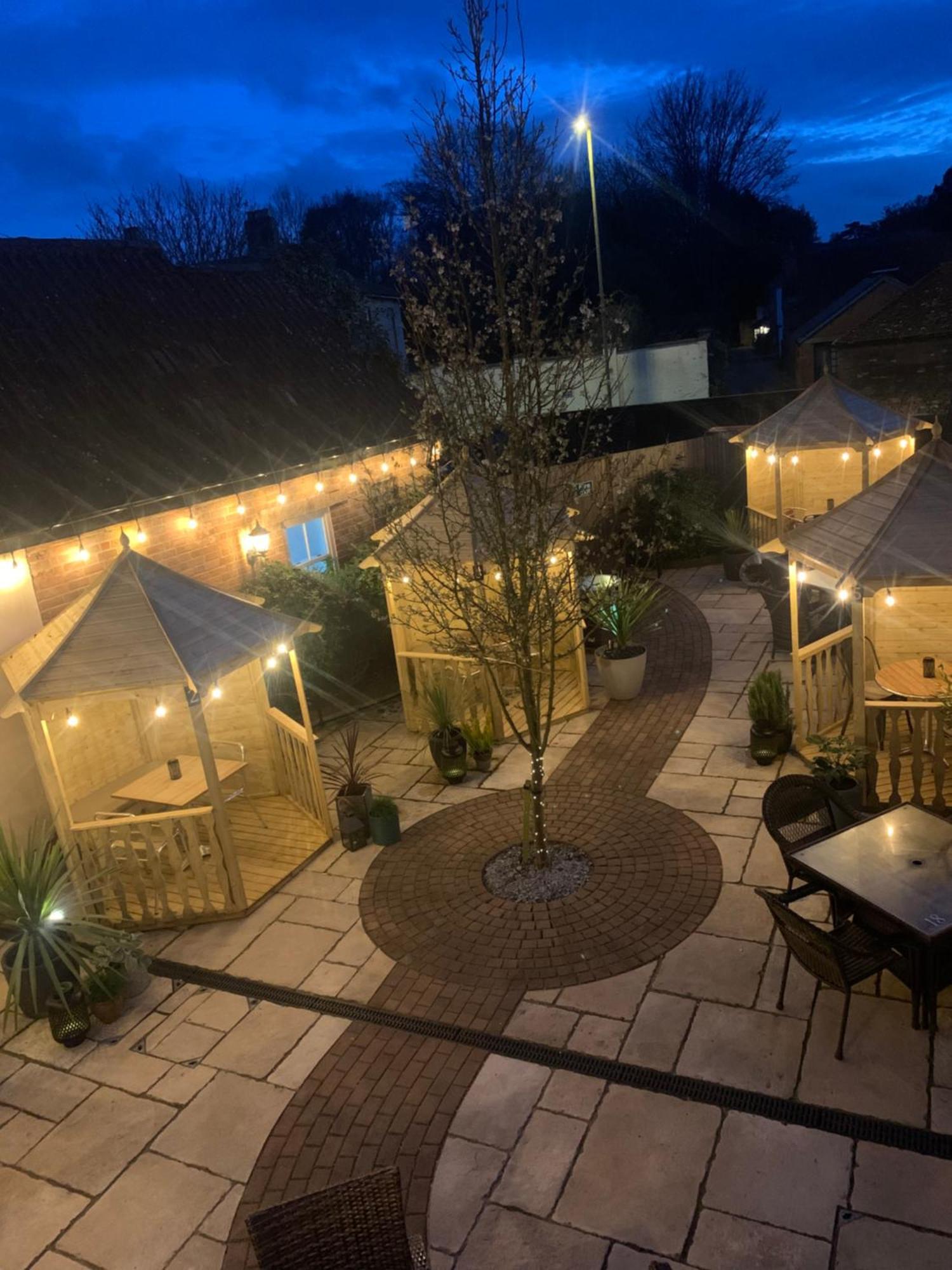 Greyhound Inn Wilton Wilton  Exteriör bild
