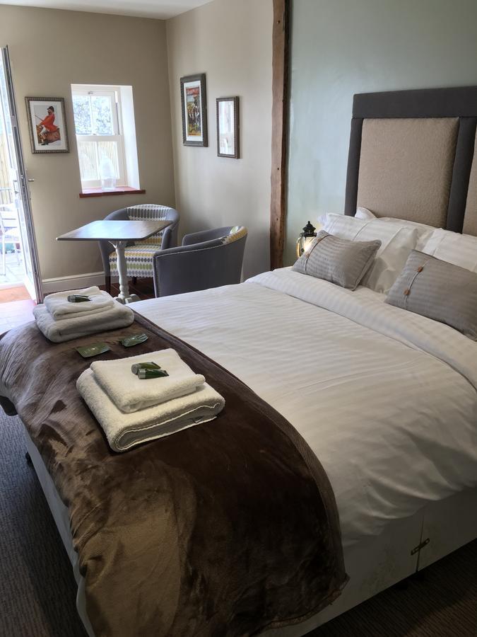 Greyhound Inn Wilton Wilton  Exteriör bild