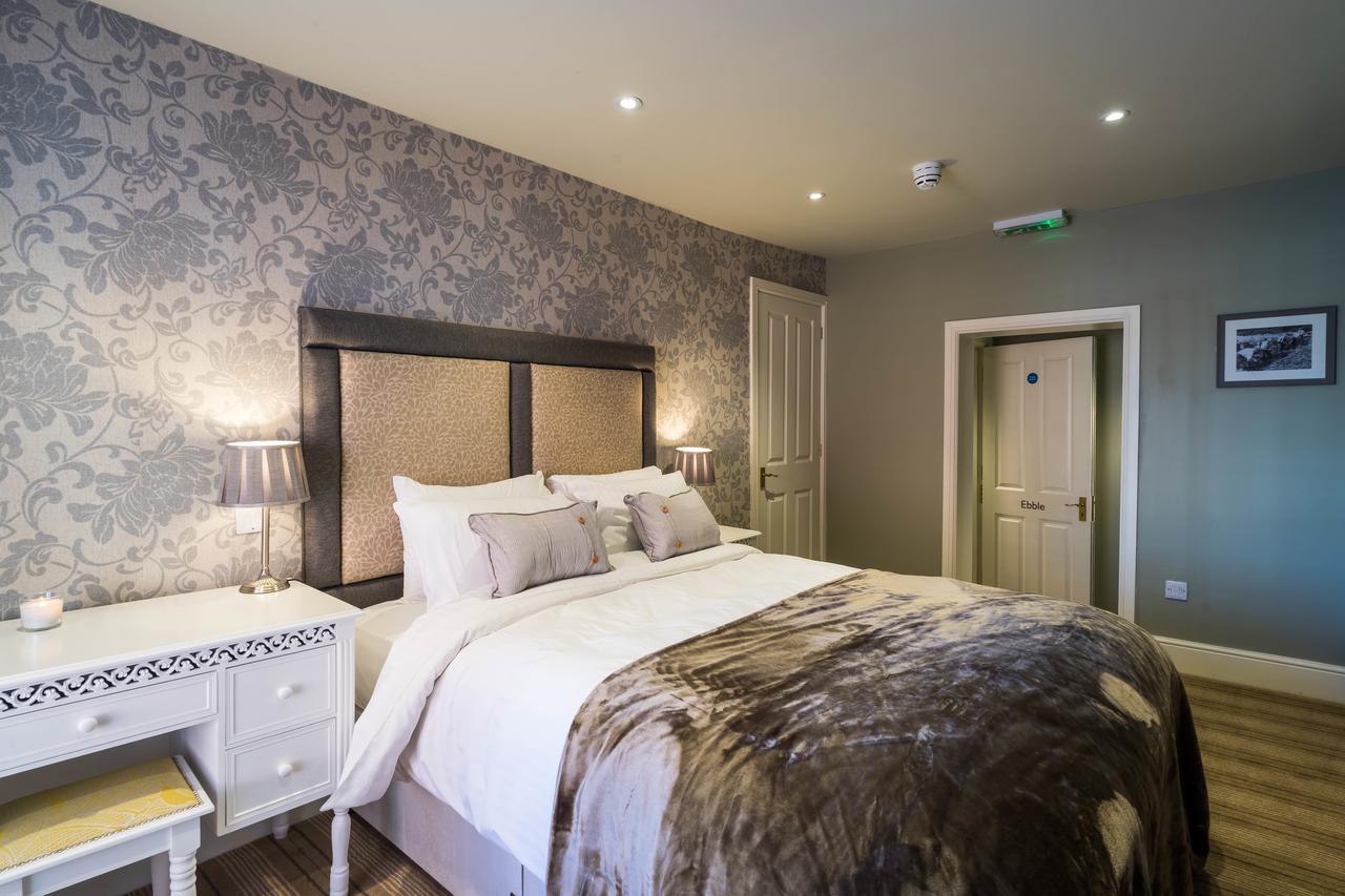 Greyhound Inn Wilton Wilton  Exteriör bild
