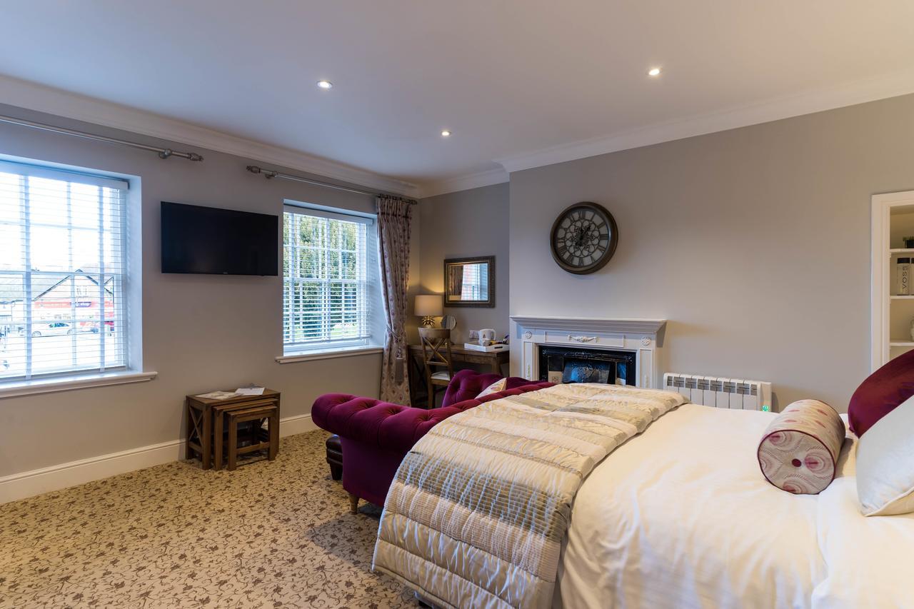 Greyhound Inn Wilton Exteriör bild
