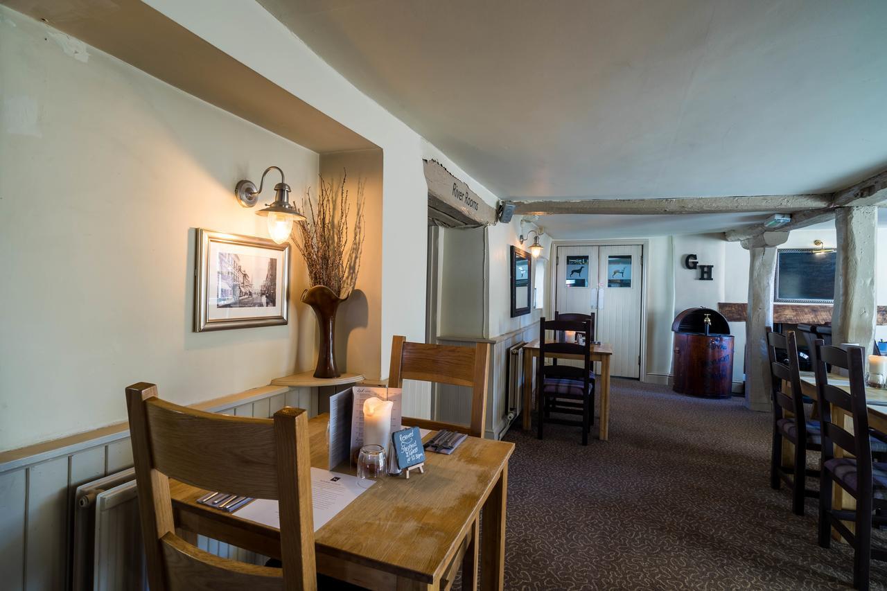 Greyhound Inn Wilton Wilton  Exteriör bild