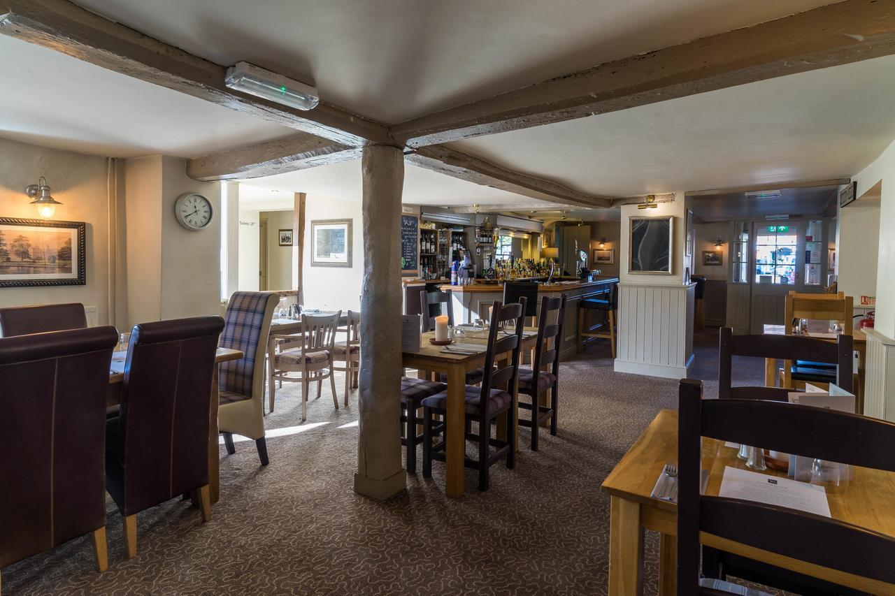 Greyhound Inn Wilton Exteriör bild