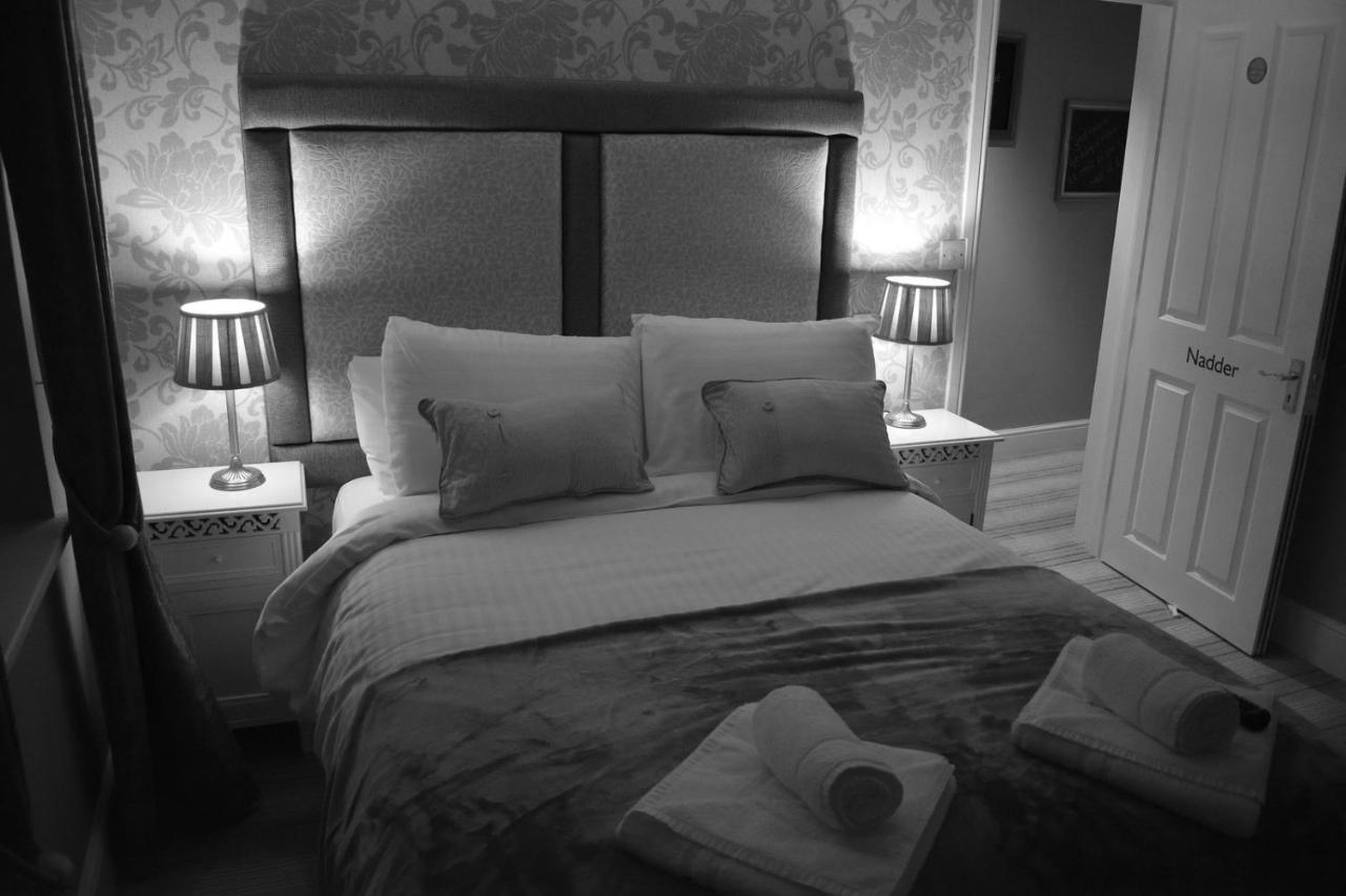 Greyhound Inn Wilton Wilton  Exteriör bild